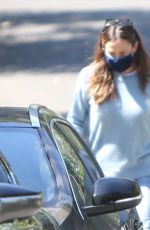 JENNIFER GARNER Leaves Her Home in Brentwood 07/17/2020