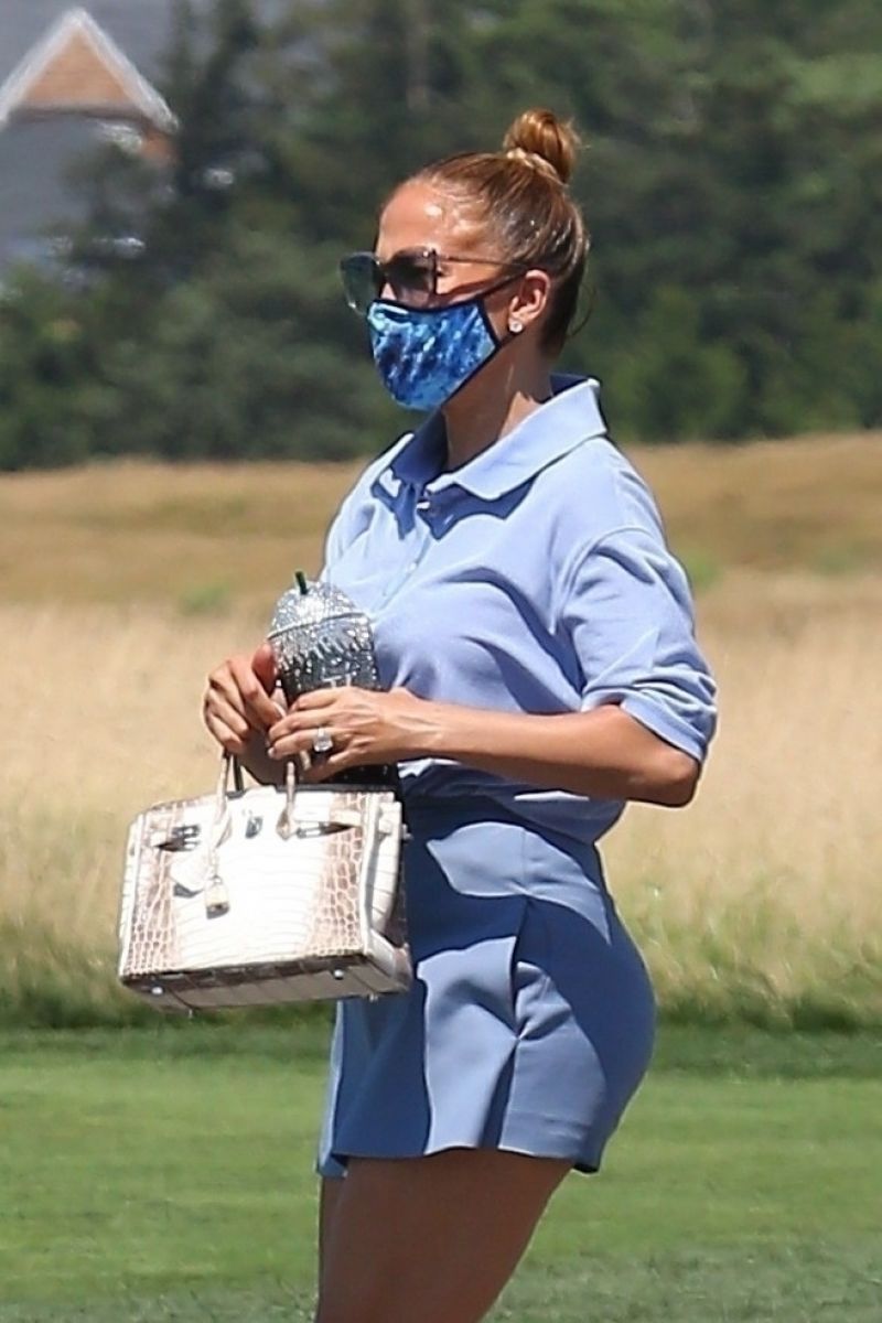 jennifer-lopez-and-alex-rodriguez-at-shinnecock-country-club-in-southampton-07-27-2020-0.jpg