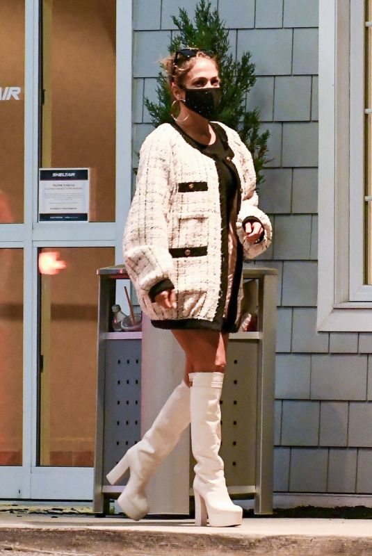 JENNIFER LOPEZ Arrives in Hamptons for 4th of July Celebration 07/04/2020