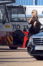 KATE MOSS Boarding a Private Jet at Luton London Airport 07/23/2020