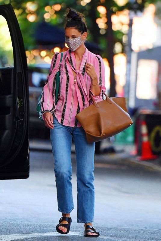 KATIE HOLMES Out Shopping in New York 07/22/2020