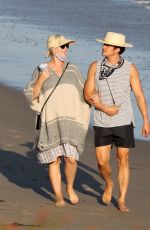 kPregnant KATY PERRY and Orlando Bloom Out on the Beach in Santa Monica 07/05/2020