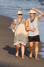 kPregnant KATY PERRY and Orlando Bloom Out on the Beach in Santa Monica 07/05/2020