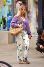 Lady AMELIA WINDSOR Out and About in London 07/15/2020
