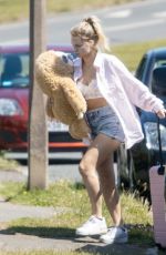 LOTTIE MOSS Arrives in Sussex 07/10/2020