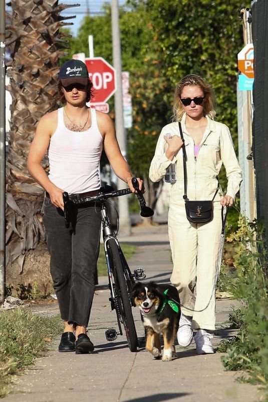 MAIKA MONROE and Joe Keery Out with Their Dog in West Hollywood 05/22/2020