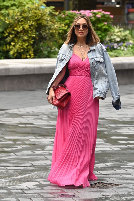 MYLEENE KLASS Arrives at Smooth Radio in London 07/08/2020