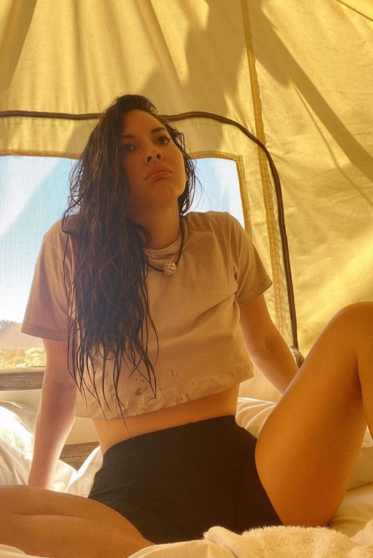 OLIVIA MUNN - Instagram Photos 07/05/2020