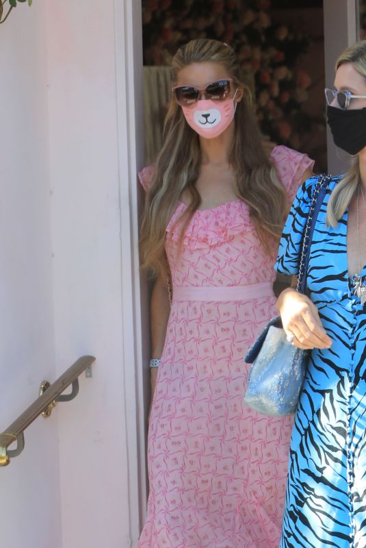 PARIS and NICKY HILTON Out in Los Angeles 07/27/2020