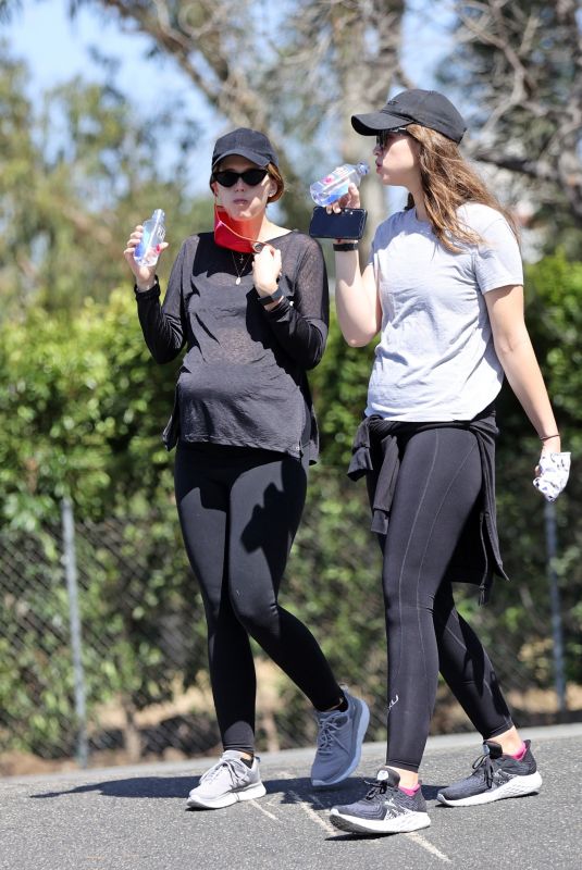 Pregnant KATHERINE SCHWARZENEGGER Out Hikinig with Her Sister CHRISTINA SCHWARZENEGGER in Santa Barbara 07/05/2020