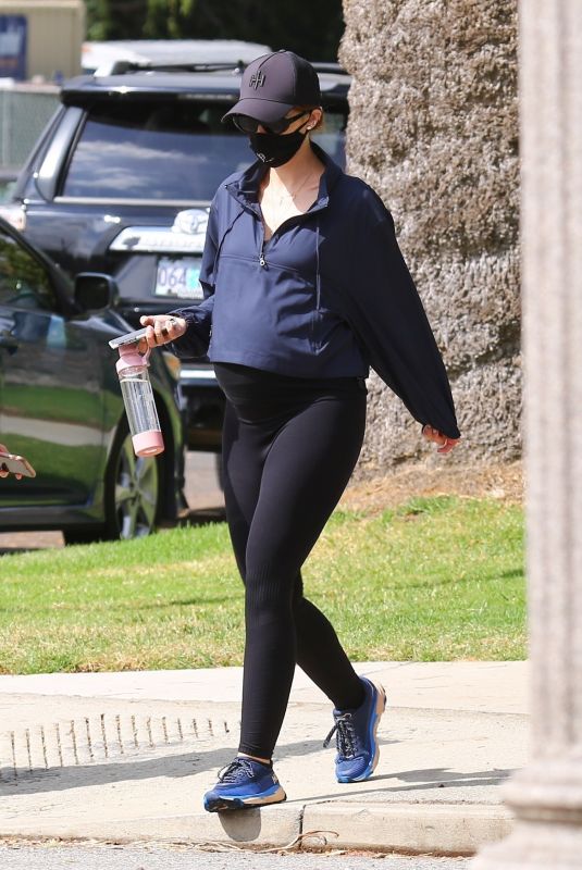 Pregnant KATHERINE SCHWARZENEGGER Out in Los Angeles 06/29/2020