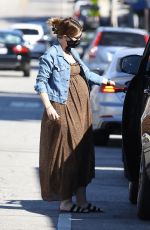 Pregnant KATHERINE SCHWARZENEGGER Out in Los Angeles 07/18/2020