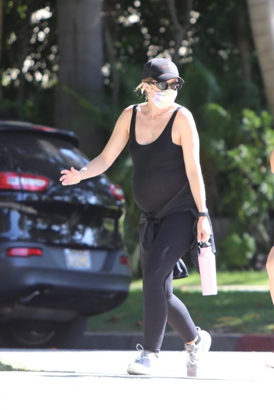 Pregnant KATHERINE SCHWARZENEGGER Out in Santa Monica 07/15/2020