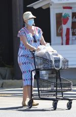 Pregnant KATY PERRY Shopping at Vons in Santa Monica 07/16/2020