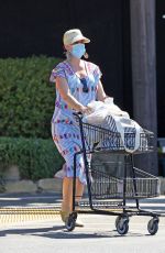 Pregnant KATY PERRY Shopping at Vons in Santa Monica 07/16/2020
