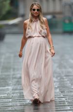 Pregnant VOGUE MATTHEWS Leaves Heart Radio in London 07/19/2020