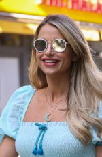 Pregnant VOGUE WILLIAMS Leaves Heart Radio in London 07/12/2020