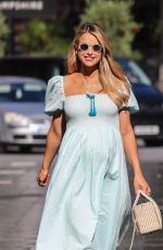 Pregnant VOGUE WILLIAMS Leaves Heart Radio in London 07/12/2020