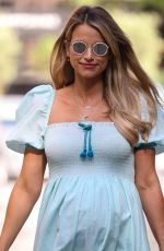 Pregnant VOGUE WILLIAMS Leaves Heart Radio in London 07/12/2020