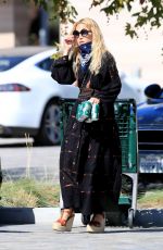 RACHEL ZOE Shopping at Whole Foods in Malibu 07/08/2020