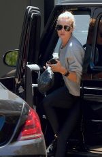 ROSIE HUNTINGTON WHITELEY Arrives at a Gym in Hollywood 07/20/2020