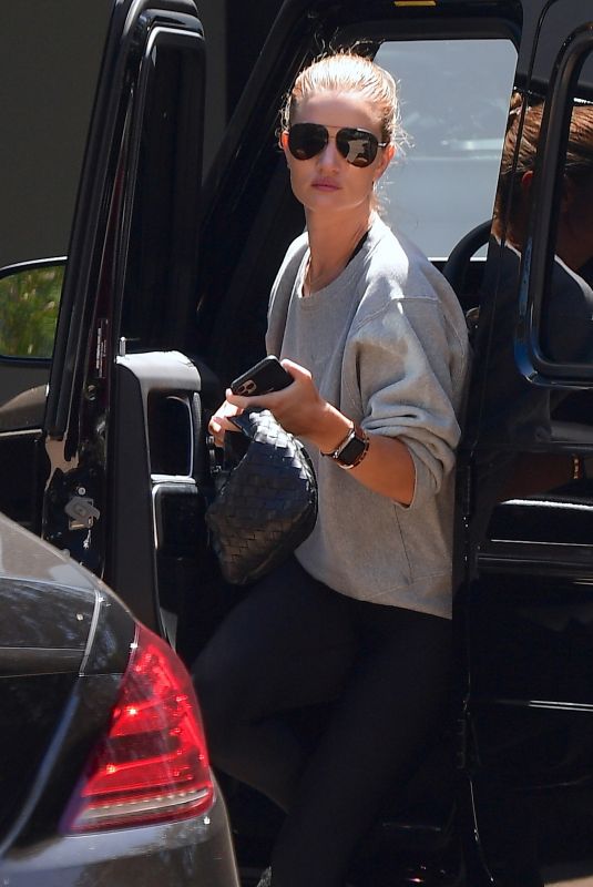 ROSIE HUNTINGTON WHITELEY Arrives at a Gym in Hollywood 07/20/2020