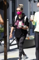 SARAH MICEHELLE GELLAR Out for Coffee in Brentwood 07/20/2020