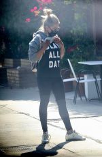 SARAH MICHELLE GELLAR Out and About in Los Angeles 07/29/2020