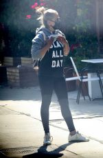 SARAH MICHELLE GELLAR Out and About in Los Angeles 07/29/2020