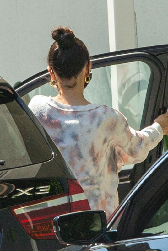 SELENA GOMEZ Leves a Spa Center in Sherman Oaks 07/22/2020