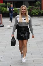 SIAN WELBY Arrives at Capital Radio in London 07/08/2020