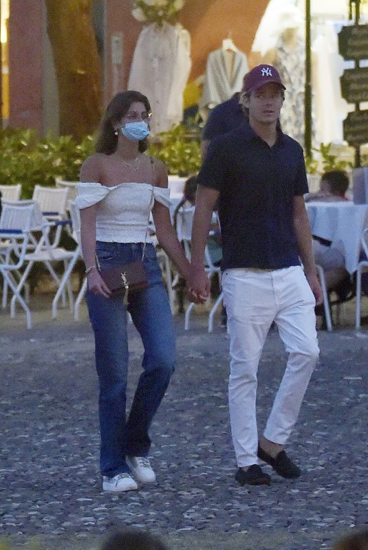 TAYLOR HILL and Daniel Fryer Out for Dinner 07/24/2020