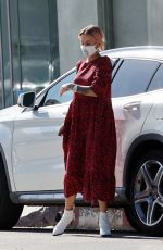 TINA LOUISE Shopping at Stella McCartney in Los Angeles 07/01/2020