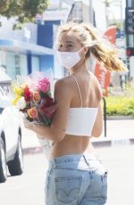 ALEXIS REN in Ripped Denim Shopping at Farmers Market in Los Angeles 08/16/2020
