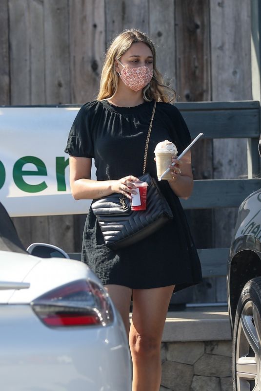  APRIL LOVE GEARY Out Shopping in Malibu 08/07/2020