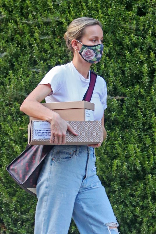 BRIE LARSON Out Picking Up Packages in Los Angeles 08/14/2020