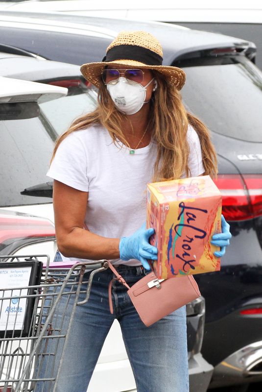 BROOKE SHIELD Out Shopping in New York 08/06/2020