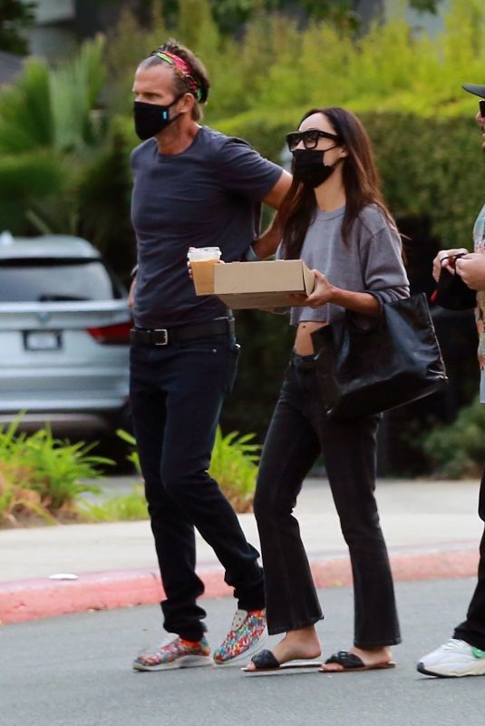 CARA SANTANA and Shannon Leto Out with Friends at a Park in Beverly Hills 08/19/2020