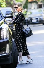 CAREY MULLIGAN Out and About in Pacific Palisades 08/14/2020