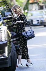 CAREY MULLIGAN Out and About in Pacific Palisades 08/14/2020