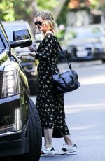 CAREY MULLIGAN Out and About in Pacific Palisades 08/14/2020