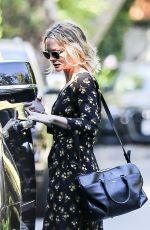 CAREY MULLIGAN Out and About in Pacific Palisades 08/14/2020
