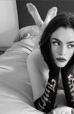CHARLI HOWRD - Self Isolation Photoshoot 2020