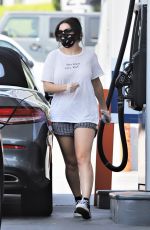 CHARLI XCX at a Gas Station in Los Feliz 08/19/2020