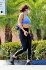 CHARLI XCX in a Crop Top and Leggings Arrives at a Gym in Los Angeles 08/20/2020