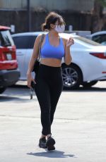 CHARLI XCX in a Crop Top and Leggings Arrives at a Gym in Los Angeles 08/20/2020