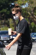 CHRISTINA SCHWARZENEGGER at Blue Bottle Coffee in Brentwood 08/01/2020