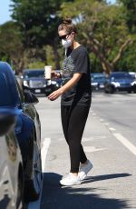 CHRISTINA SCHWARZENEGGER at Blue Bottle Coffee in Brentwood 08/01/2020