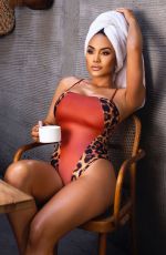 DAPHNE JOY for Collection La Muse by L