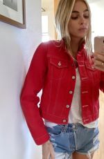 ELIZABETH TURNER for Depop 2020